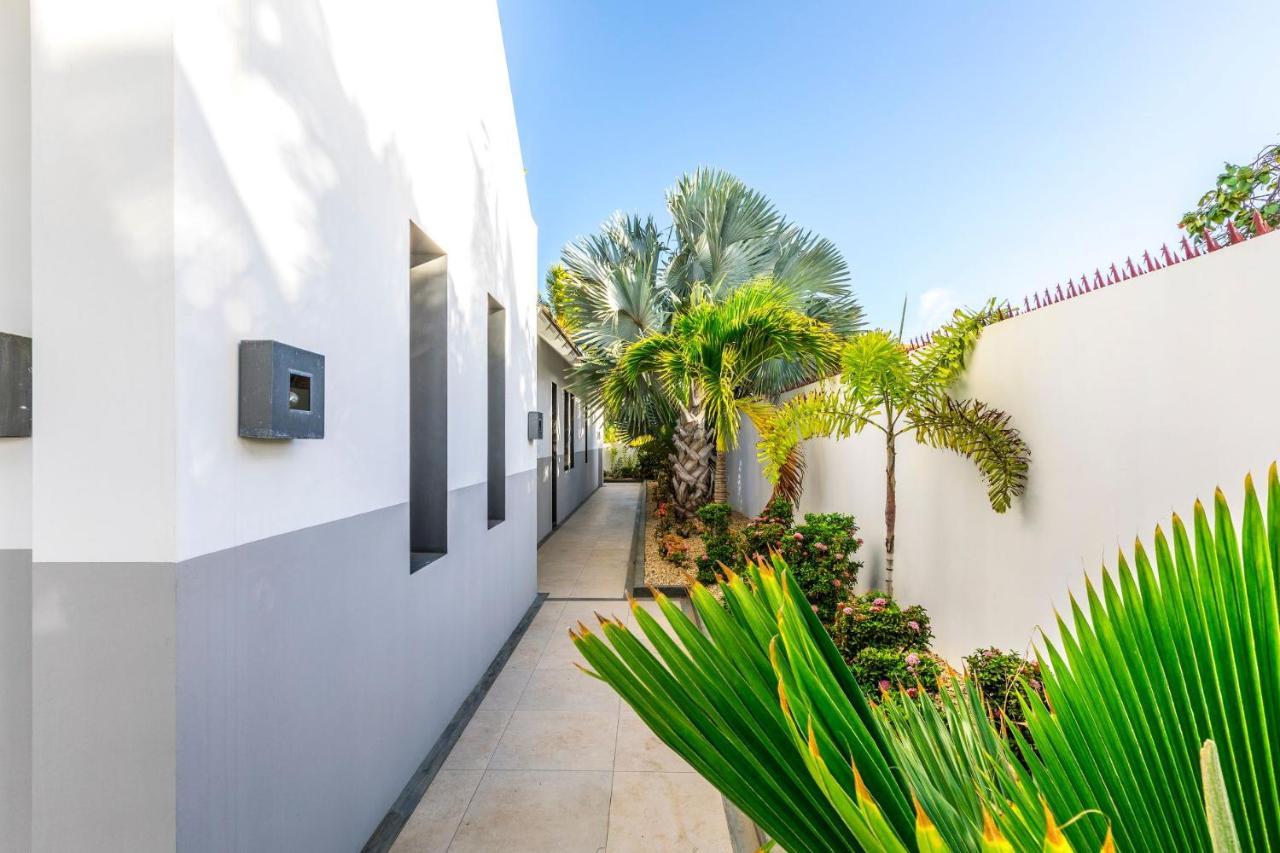 Oceanfront 72 & Sunny Villa Kralendijk  Exterior photo